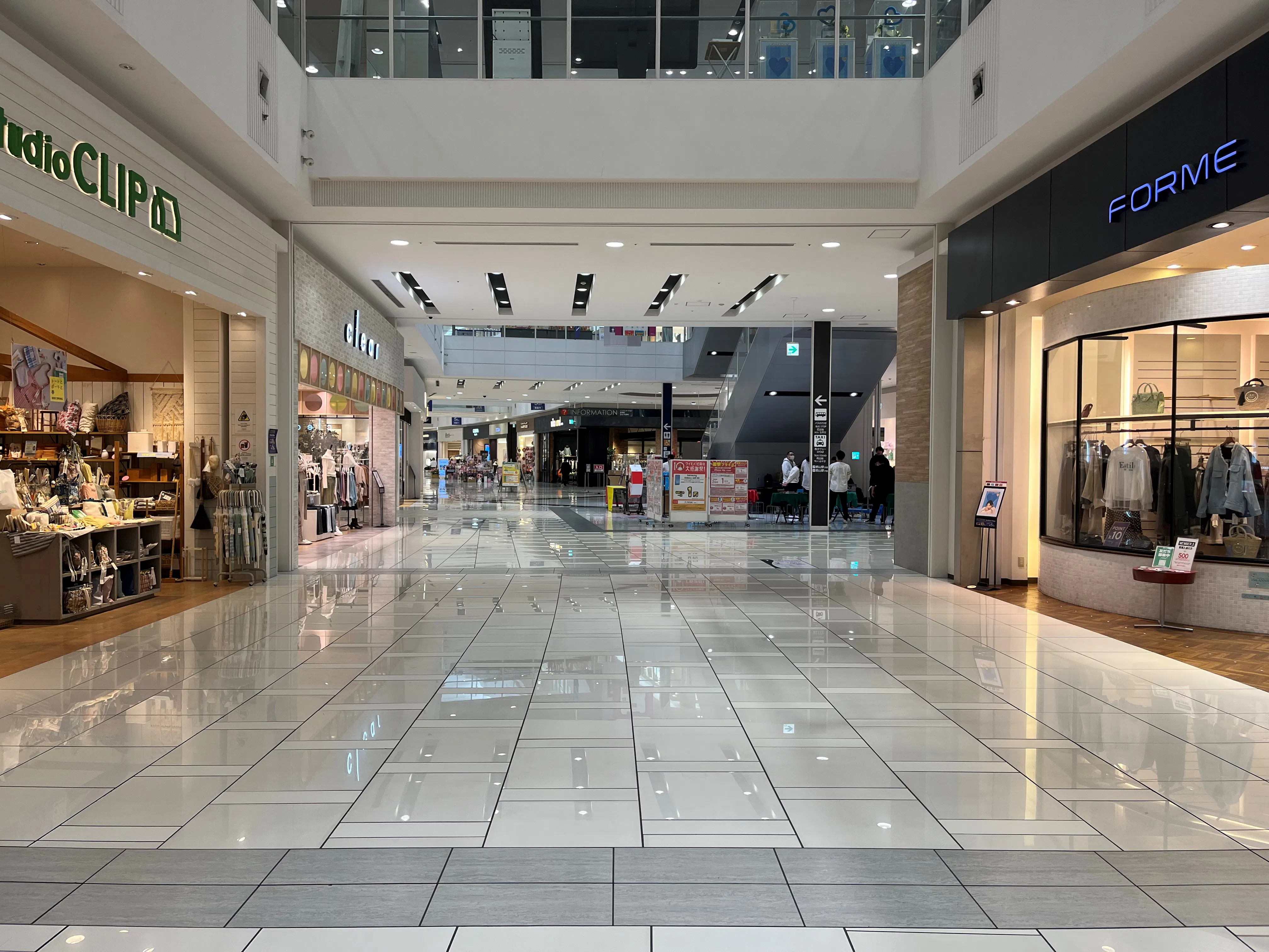 【イオンモール大和郡山】1階スタディオクリップ前