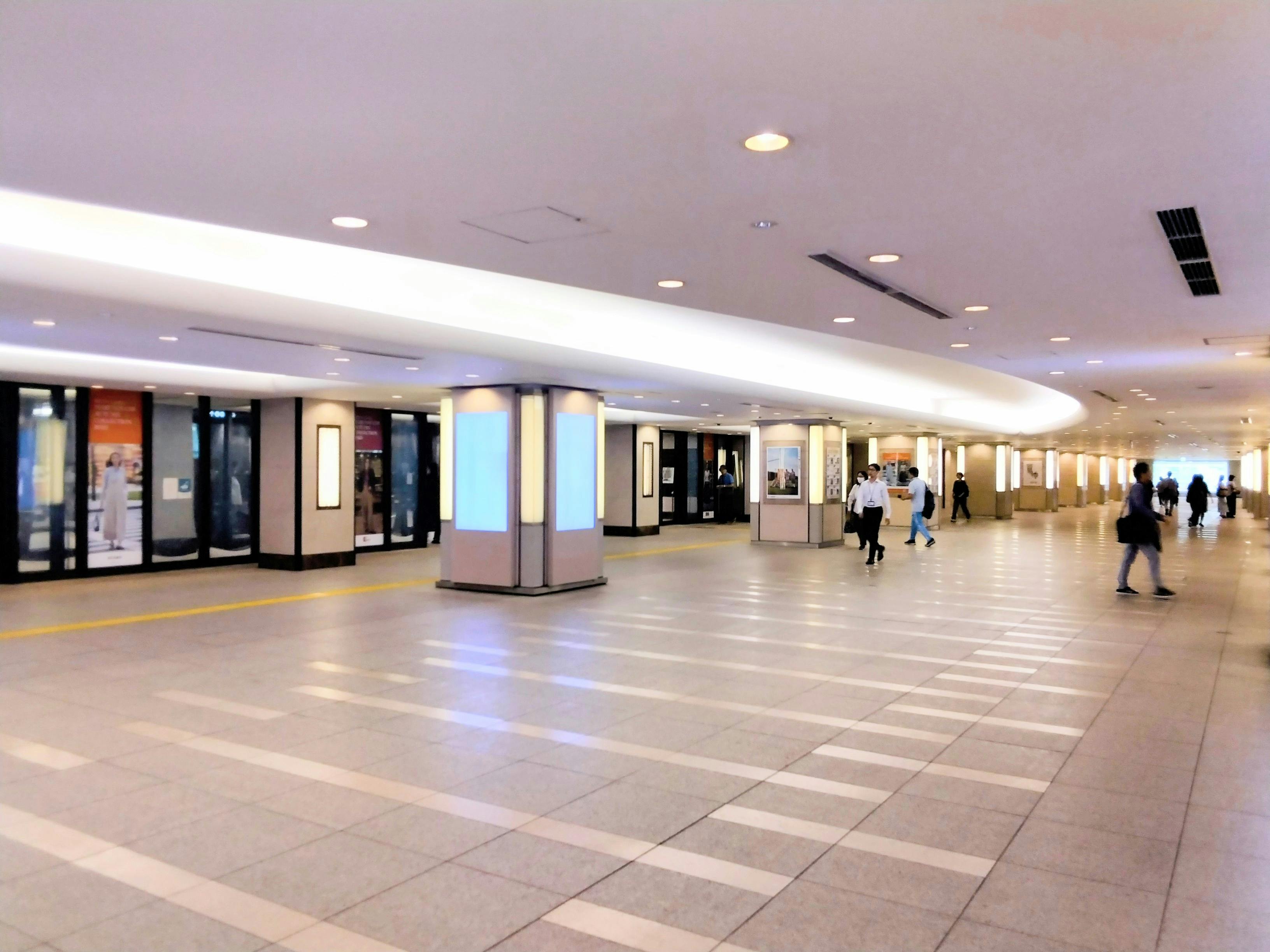 丸の内行幸マルシェの周辺