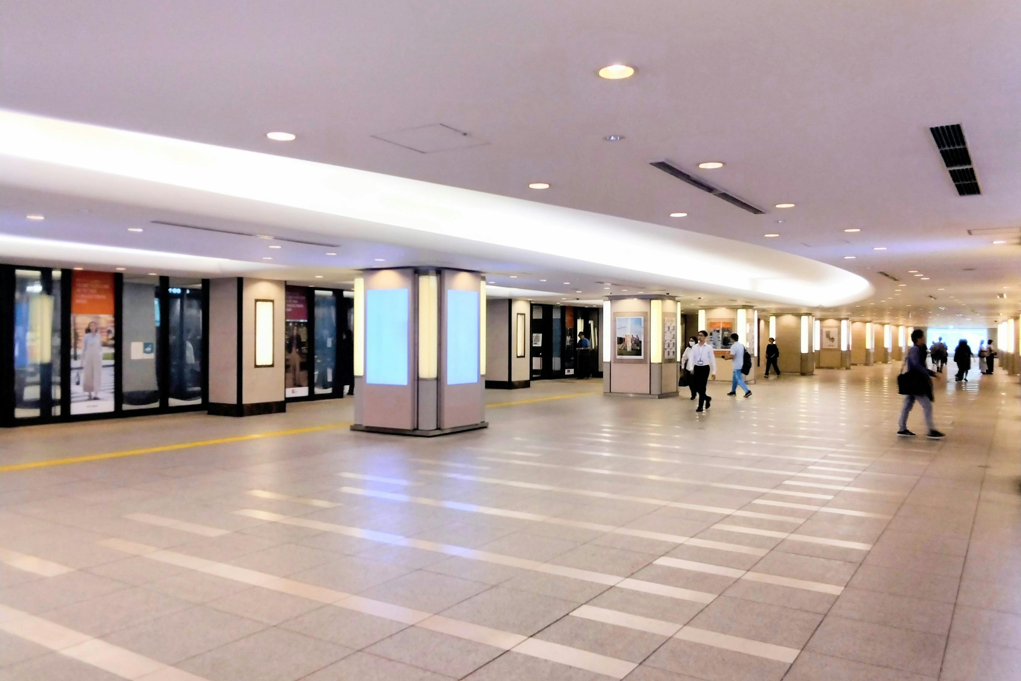 丸の内行幸マルシェの周辺