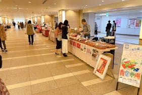 【東京駅直結/毎週金曜開催】食品・雑貨に最適!東京駅と丸の内をつなぐ地下通路のマルシェスペース『丸の内行幸マルシェ』