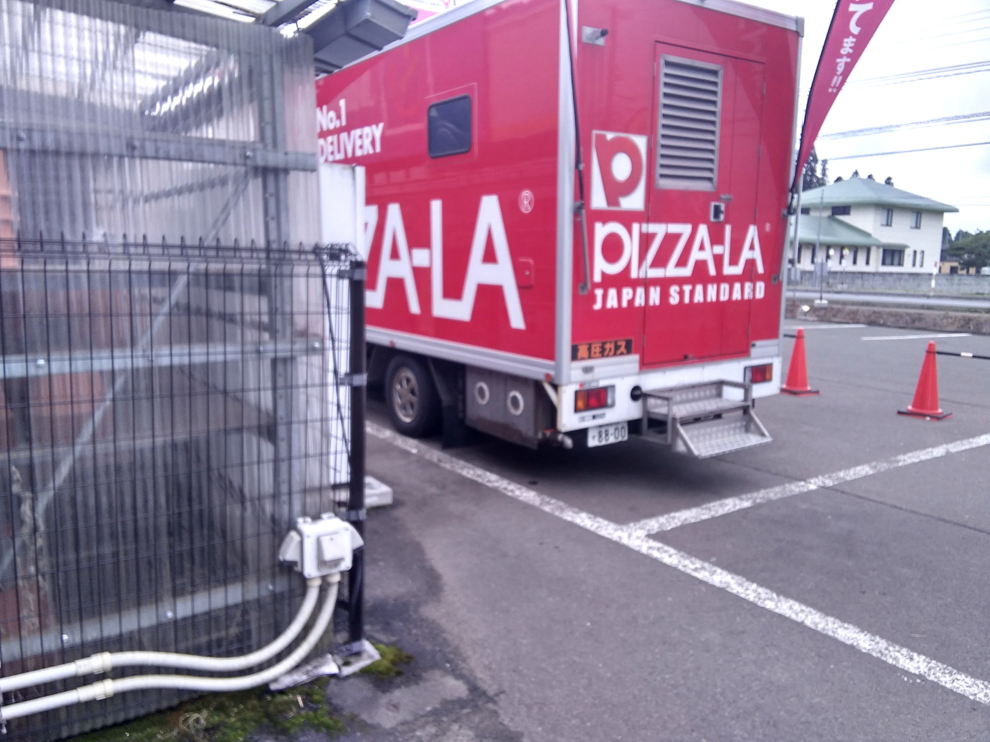【ホームマート比内店】屋外駐車場 キッチンカーの出店に最適なホームセンター内駐車場の屋外イベントスペース