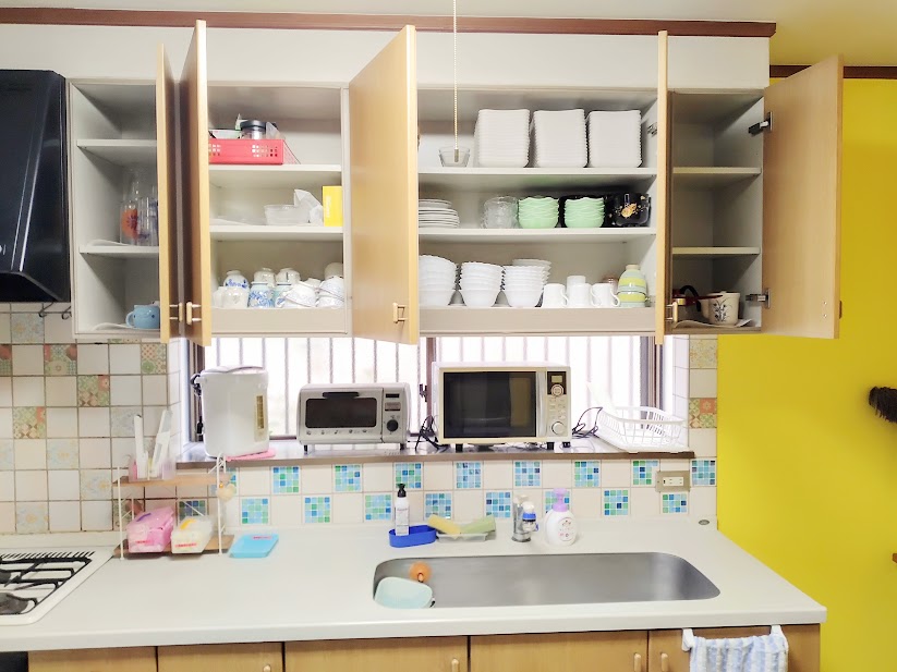 【無料備品】電子レンジ、食器類