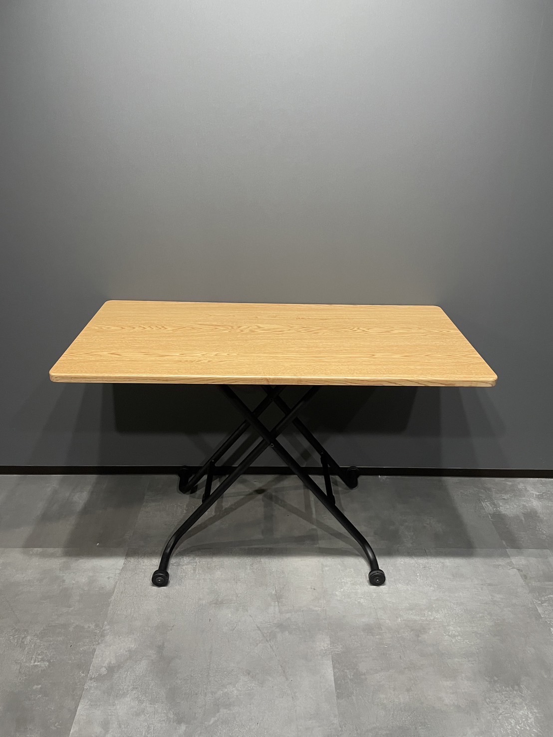 木の折畳みテーブル1台