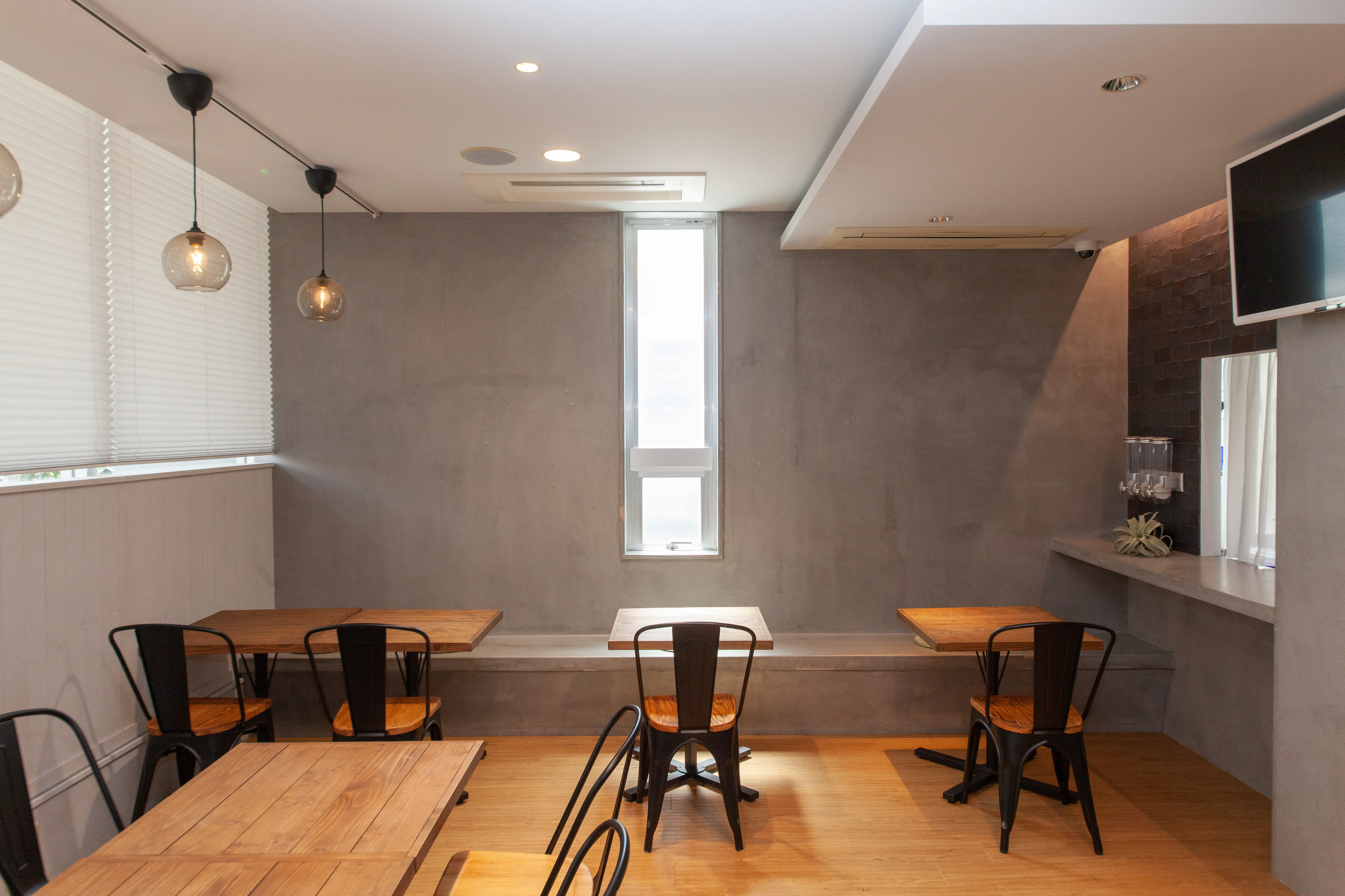 【学芸大学駅12分】ポップアップカフェや撮影に最適なシックなインテリアが特徴的なカフェ風レンタルスペース