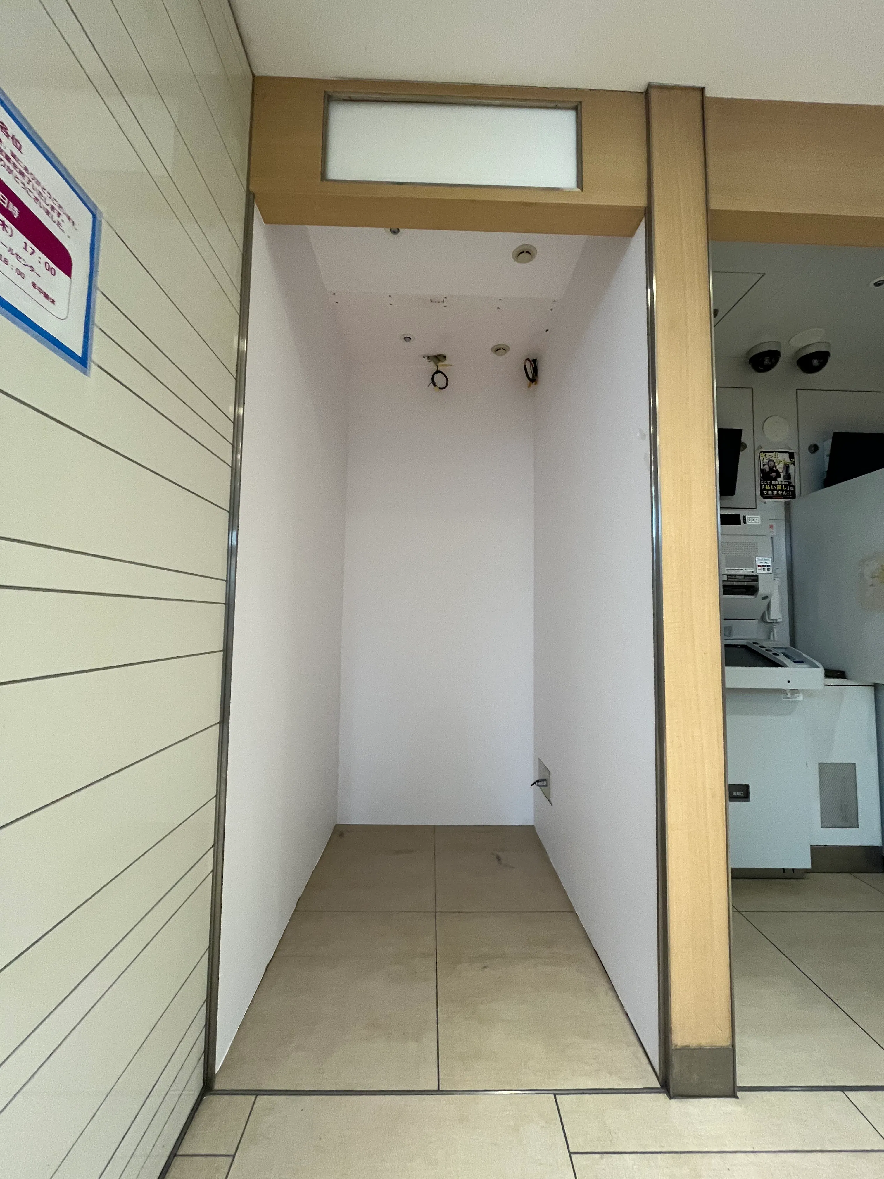 【京急百貨店】京急百貨店１階「ローソン」前（ATM跡地）の画像