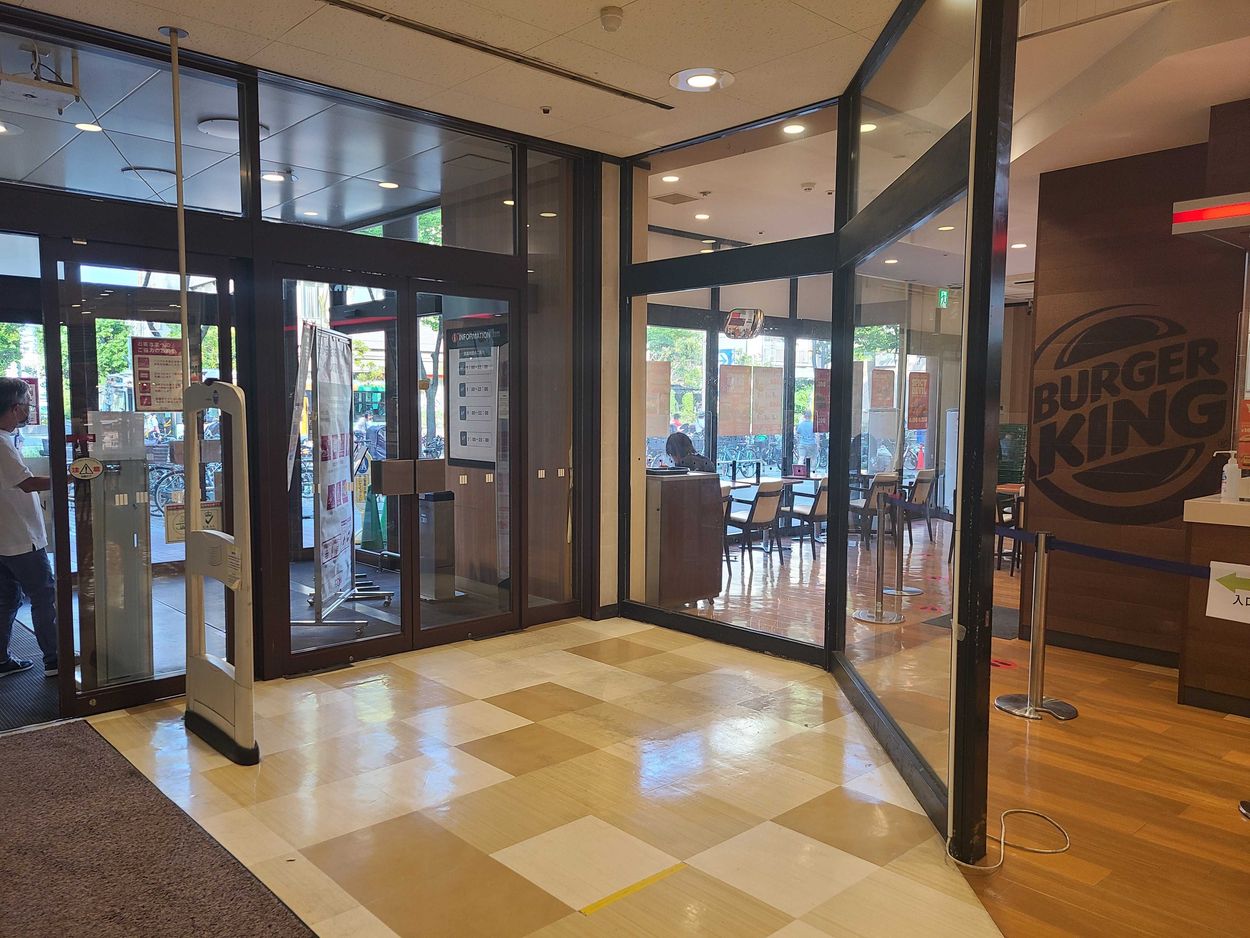 【イオン 葛西】店内：FF側入口付近催事スペースの画像8