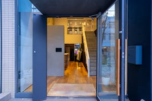 【周年記念価格!!/堀江公園すぐ/アメ村三角公園徒歩5分】路面店/天井高5.5m/ポップアップストアや展示会に!姿見やハンガーラックなど無料貸出什器あり