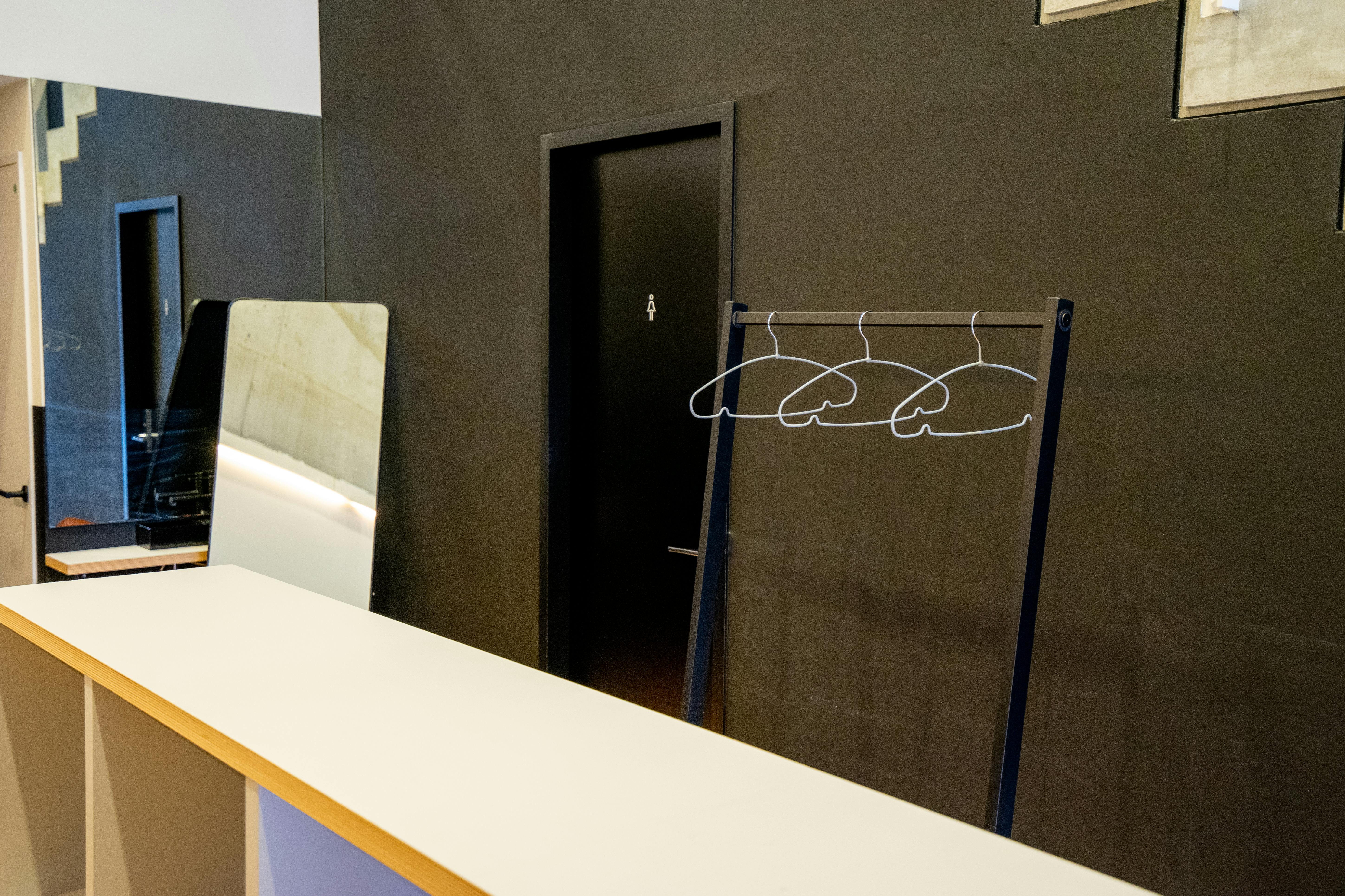 【周年記念価格!!/堀江公園すぐ/アメ村三角公園徒歩5分】路面店/天井高5.5m/ポップアップストアや展示会に!姿見やハンガーラックなど無料貸出什器あり