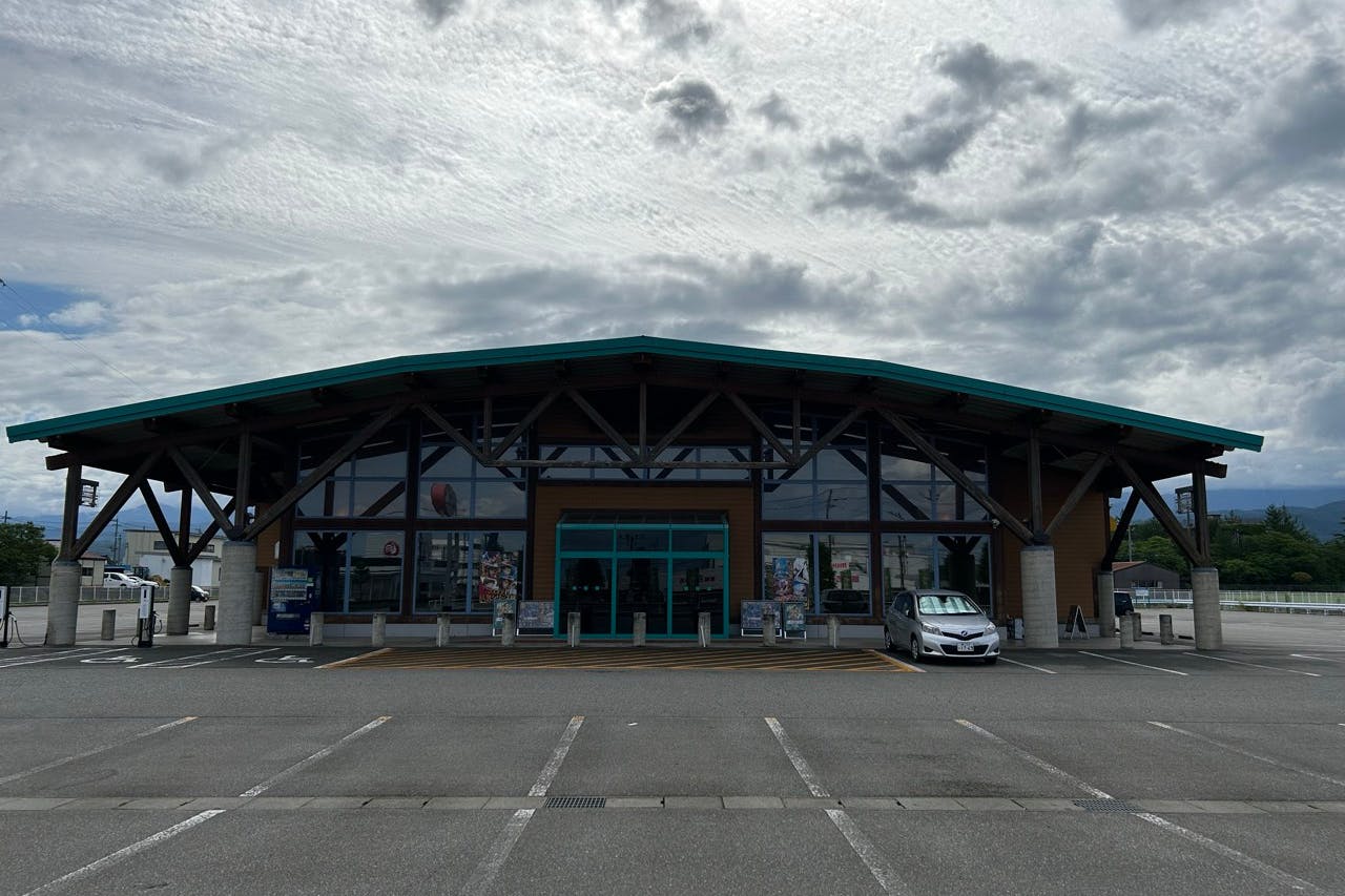 【ダイナム富山上市店】キッチンカーやプロモーションイベントでの出店に最適なアミューズメント施設のイベントスペース(食事処側駐車場)