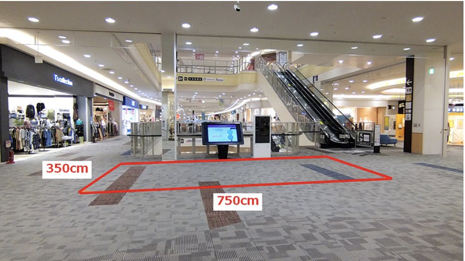 【イオンモール日の出】2階 イオン前の画像