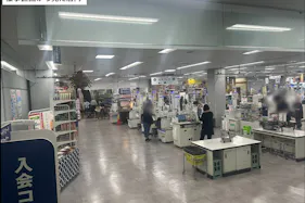 【メガセンタートライアルわさだ店】【広く使いやすくなりました!】販促プロモーションやポップアップストアに最適な 「1階レジアウト 出口側/階段左下」スペース