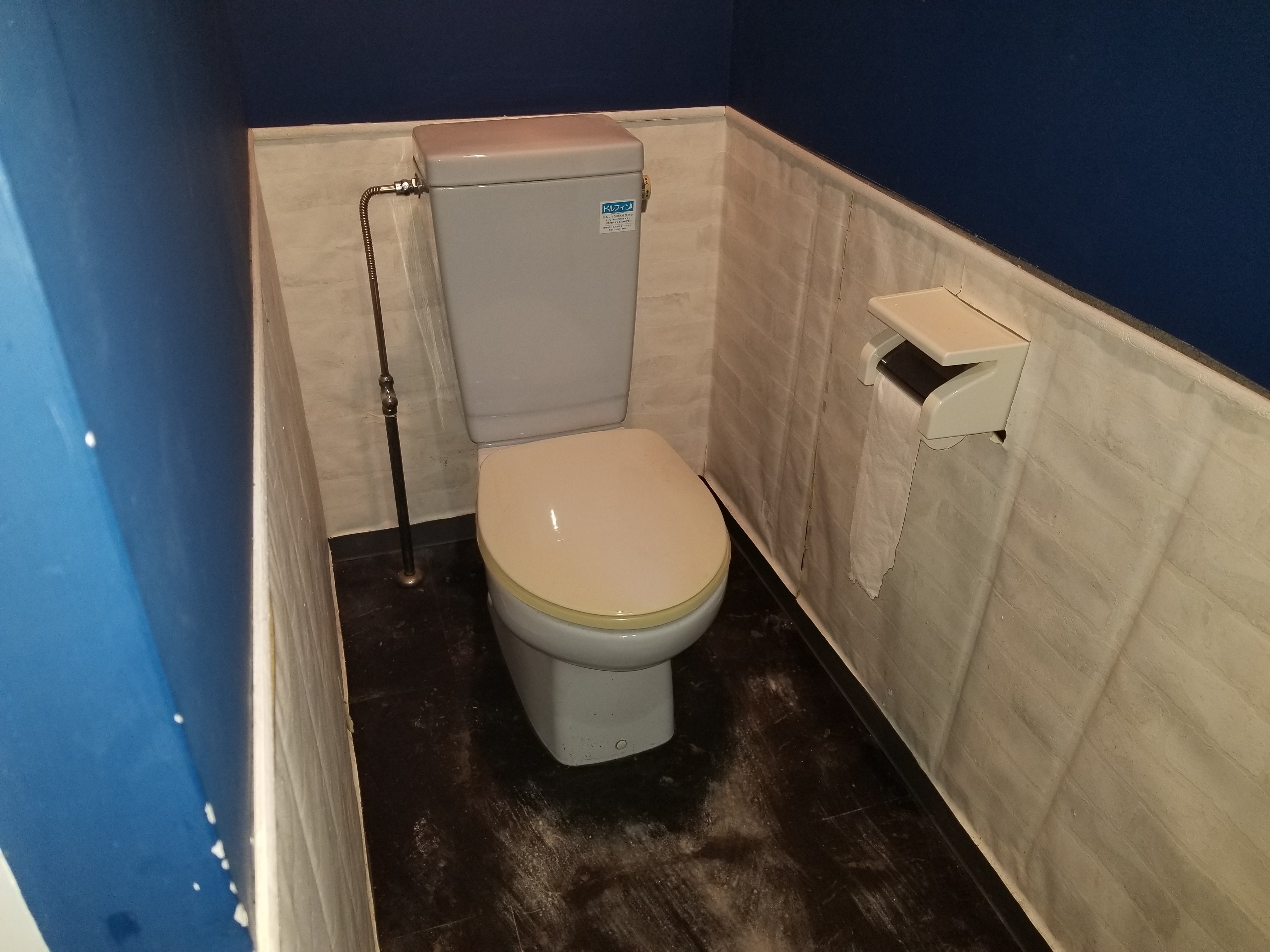 【汐入駅3分】ポップアップストアや個展に適した、どぶ板通り沿いの貸店舗スペースの画像6