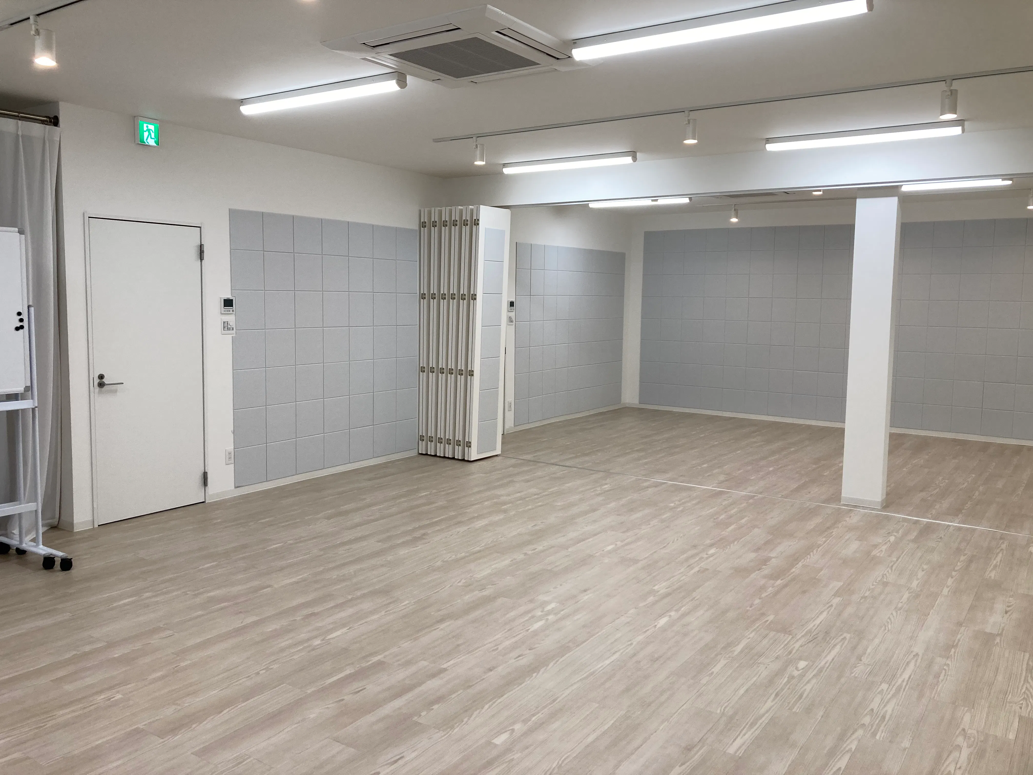 【インザグリーン西尾】レンタルスタジオING｜ポップアップストア等に最適な白が基調の100平米ルームスタジオC
