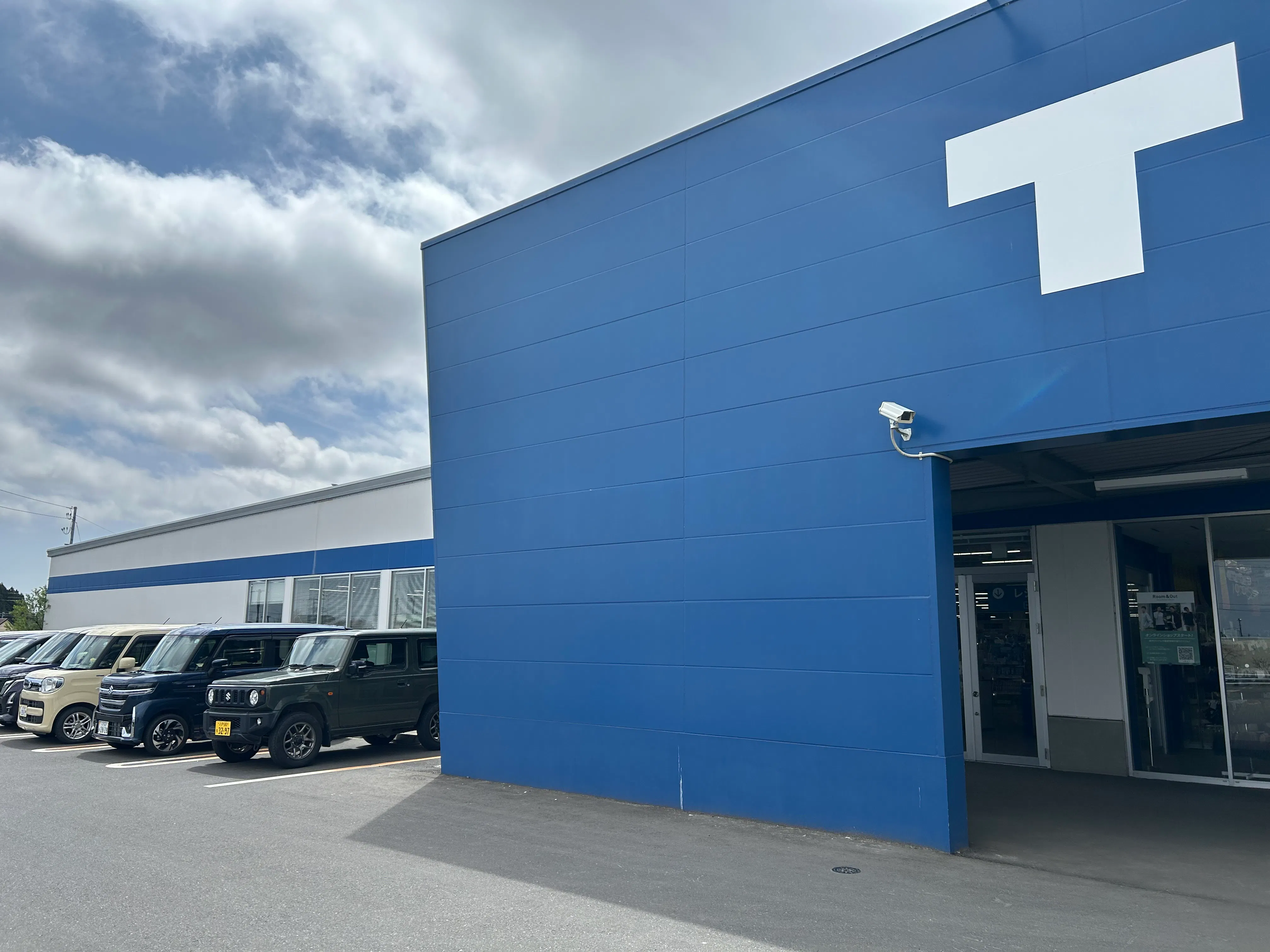 【スーパーセンタートライアルおいらせ店】【ポーチ前:左側(T)】キッチンカー(調理営業)出店限定/屋外 Ⓐキッチンカースペース