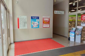 【西友 新座店】1階風除室 プロモーション用途や物販に最適なスーパー店内催事イベントスペース