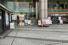 【錦糸町マルイ】1階 店頭 広告・ステージA【物販・食物販・PR】国道14号面した人通りの多い屋外スペース
