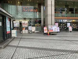 【錦糸町マルイ】1階 店頭 広告・ステージA【物販・食物販・PR】国道14号面した人通りの多い屋外スペース