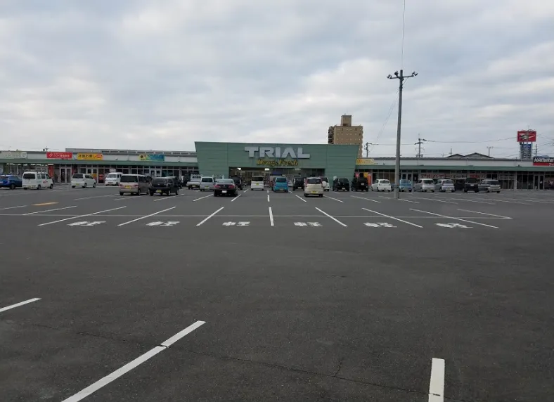 【ドラッグ＆フレッシュトライアル上峰店】キッチンカー（調理営業）出店限定/屋外スペース