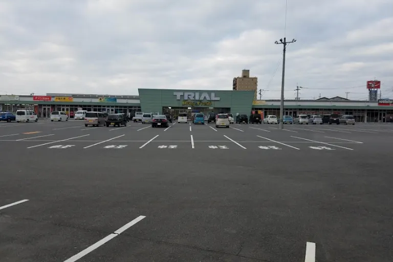 【ドラッグ&フレッシュトライアル上峰店】キッチンカー(調理営業)出店限定/屋外スペースの画像1