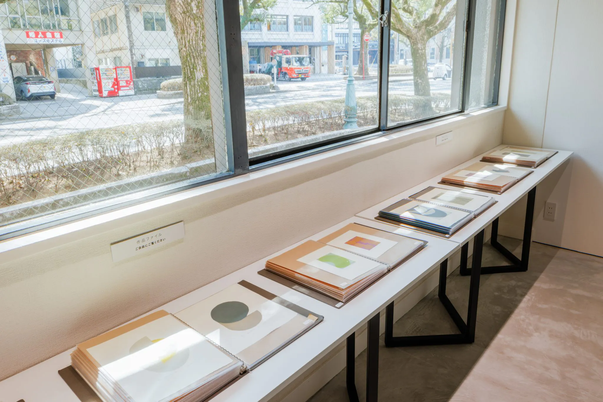 【宮崎駅エリア】個展やグループ展、アパレル関係の展示販売会に最適な文化の薫る楠並木通りにあるギャラリースペース