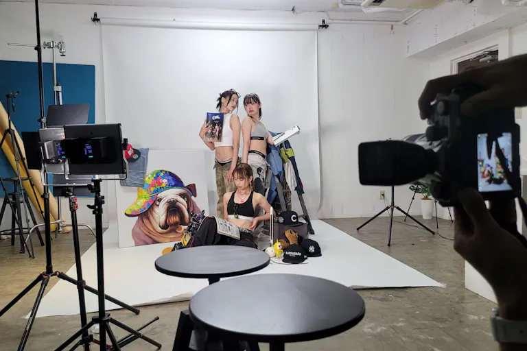 【北参道駅7分】アパレル展示会やポップアップ、撮影用途に最適な白壁と青壁が特徴のイベントスペースの画像6