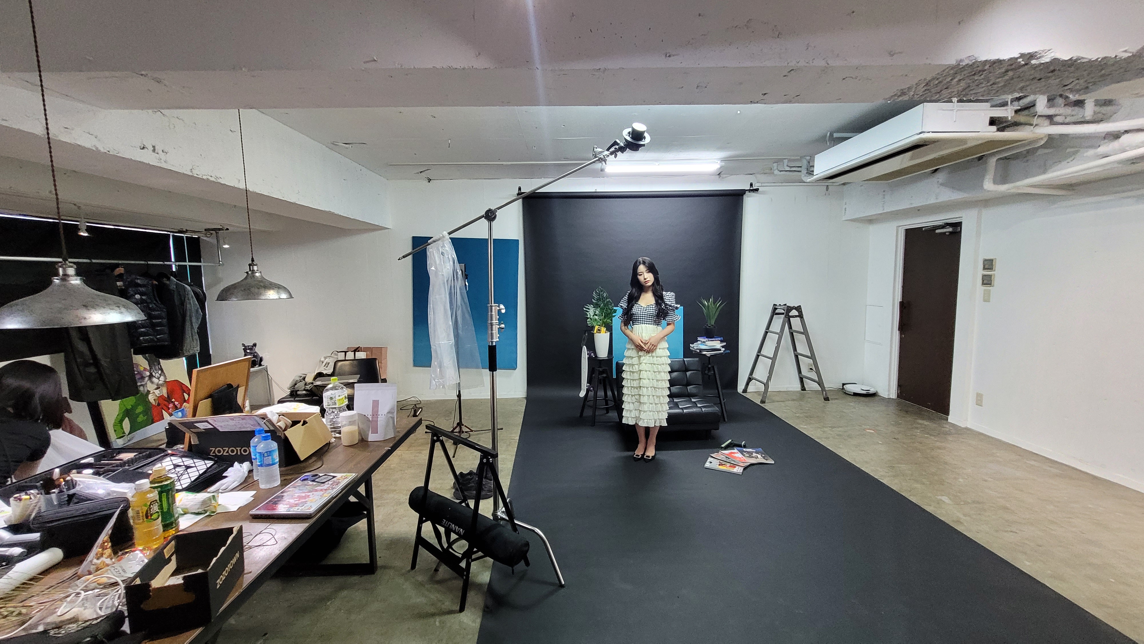 【北参道駅7分】アパレル展示会やポップアップ、撮影用途に最適な白壁と青壁が特徴のイベントスペースの画像7