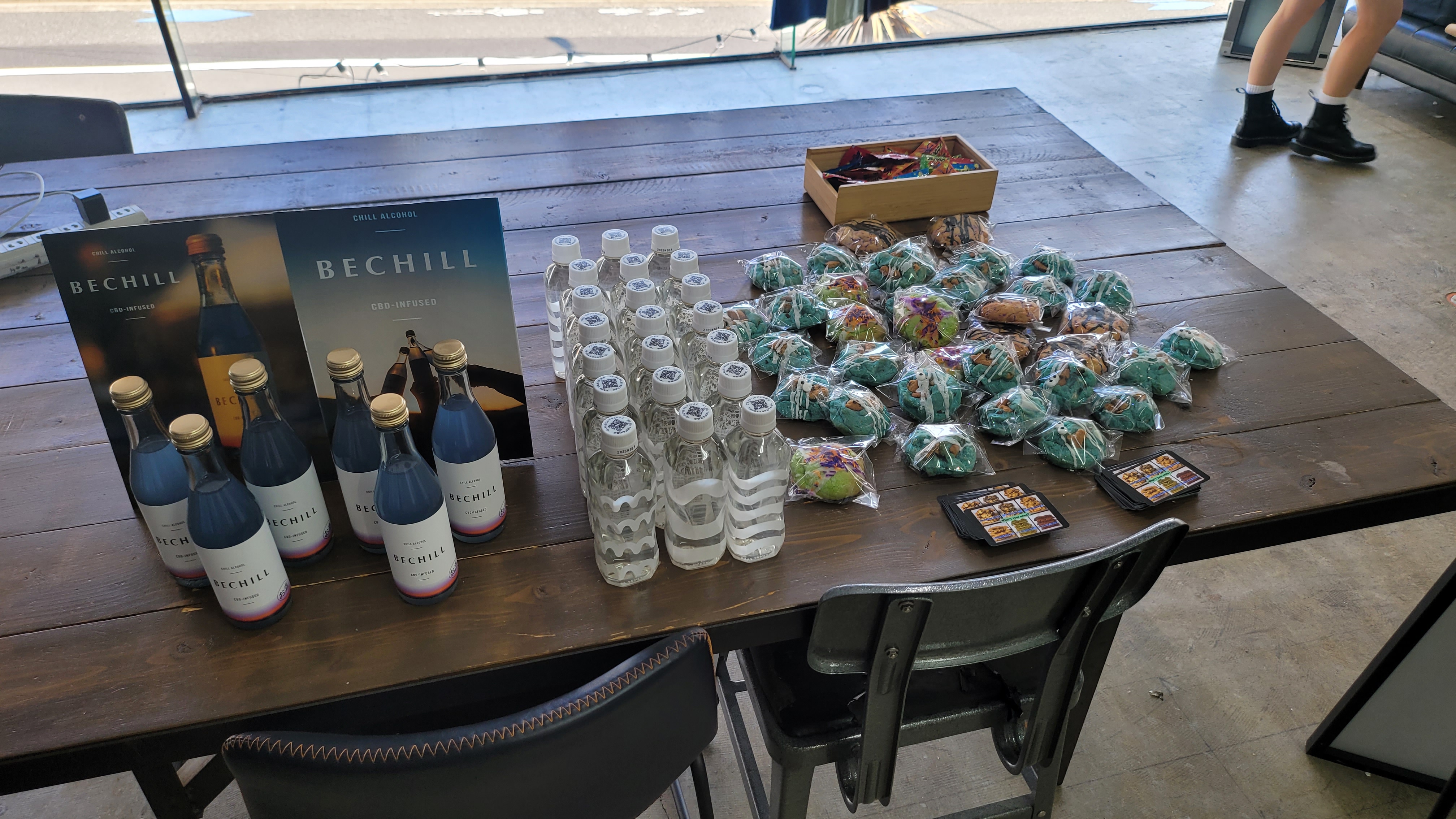 【北参道駅7分】アパレル展示会やポップアップ、撮影用途に最適な白壁と青壁が特徴のイベントスペースの画像14