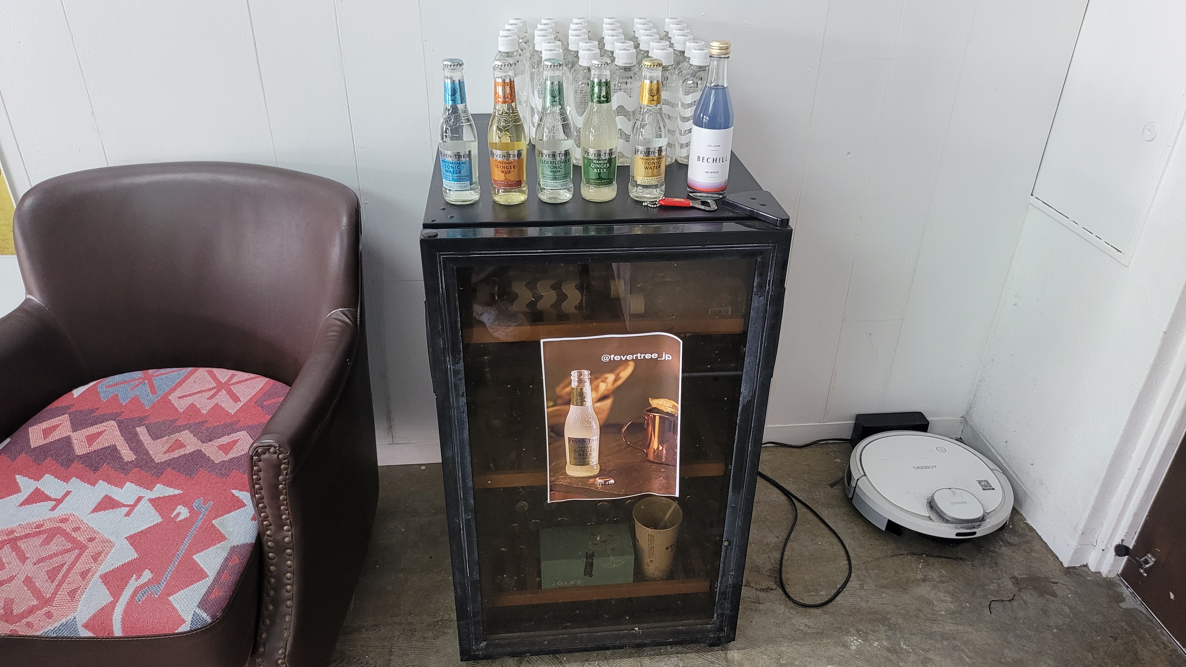 【北参道駅7分】アパレル展示会やポップアップ、撮影用途に最適な白壁と青壁が特徴のイベントスペースの画像16