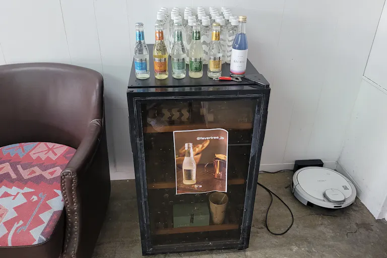 【北参道駅7分】アパレル展示会やポップアップ、撮影用途に最適な白壁と青壁が特徴のイベントスペースの画像16