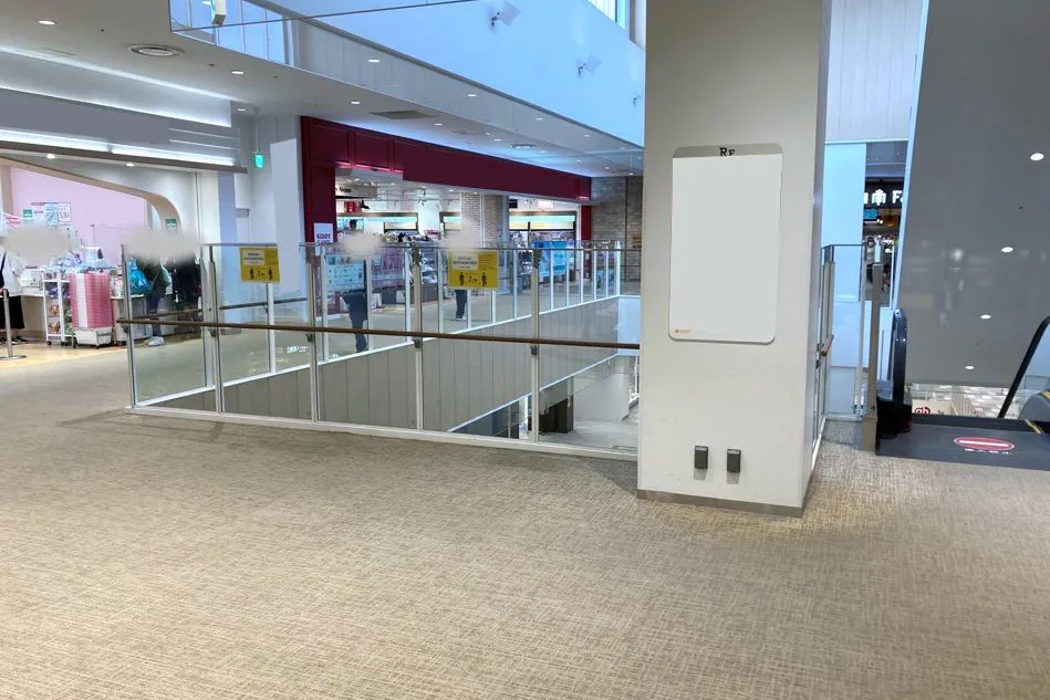 【ららぽーと湘南平塚】3階 YAMA東エスカレーター横