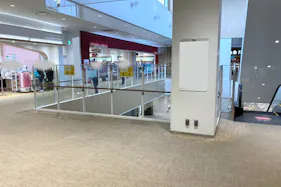 【ららぽーと湘南平塚】3階 YAMA東エスカレーター横