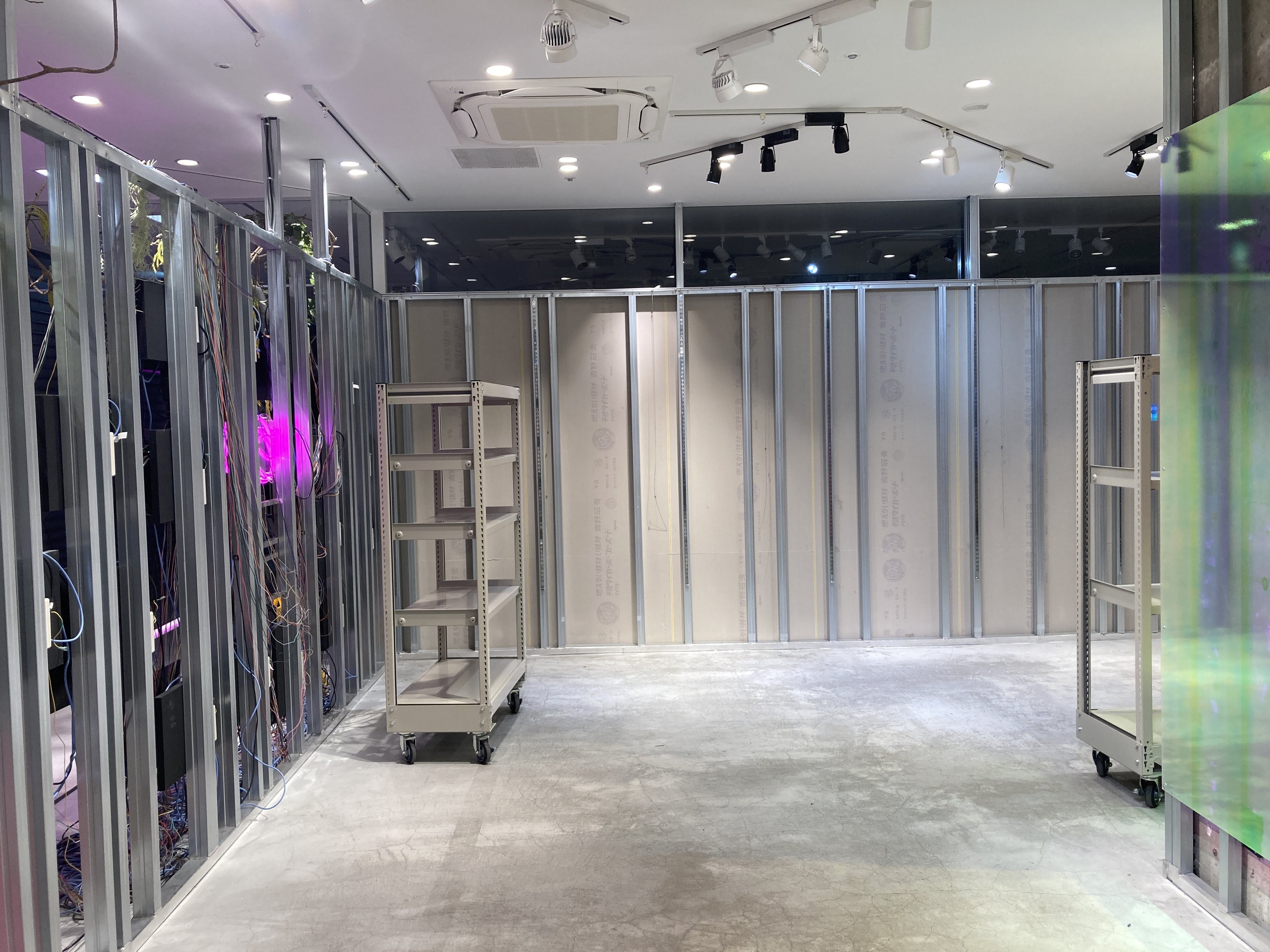 【ラフォーレ原宿／明治神宮前駅1分】愛と狂気のマーケット ポップアップストアや展示、PRイベントに最適、販売スタッフ不要なイベントスペース(スペース大)