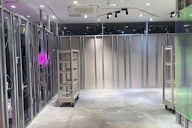 【ラフォーレ原宿/明治神宮前駅1分】愛と狂気のマーケット ポップアップストアや展示、PRイベントに最適、販売スタッフ不要なイベントスペース(スペース大)