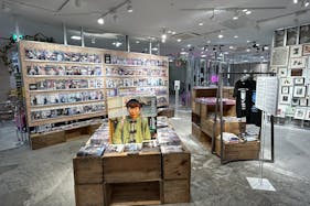 【ラフォーレ原宿/明治神宮前駅1分】愛と狂気のマーケット ポップアップストアや展示、PRイベントに最適、販売スタッフ不要なイベントスペース(スペース大)