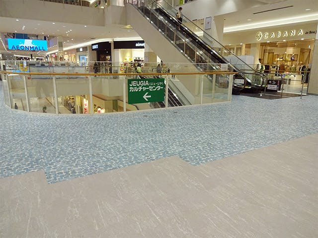 【イオンモール草津】2F イオンスタイル前の画像