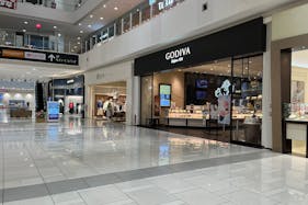 【イオンモール大和郡山】1階ゴディバ前