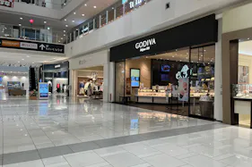 【イオンモール大和郡山】1階ゴディバ前