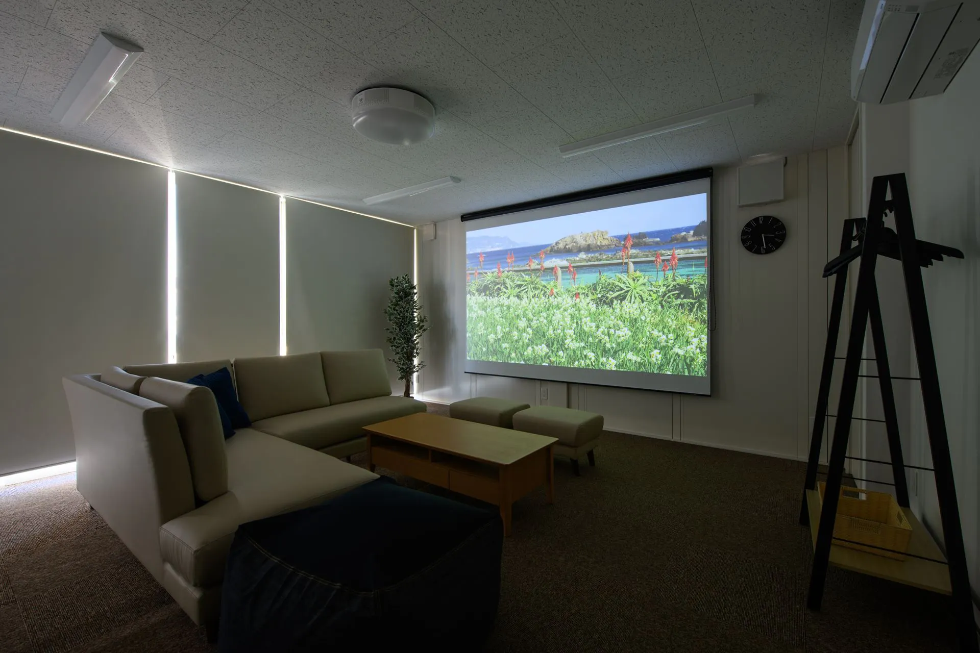 【小牧原駅6分】自主企画マルシェやワークショップに最適なお手頃価格のレンタルスペース「Living3」/敷地全体の貸切イベント開催も可能!