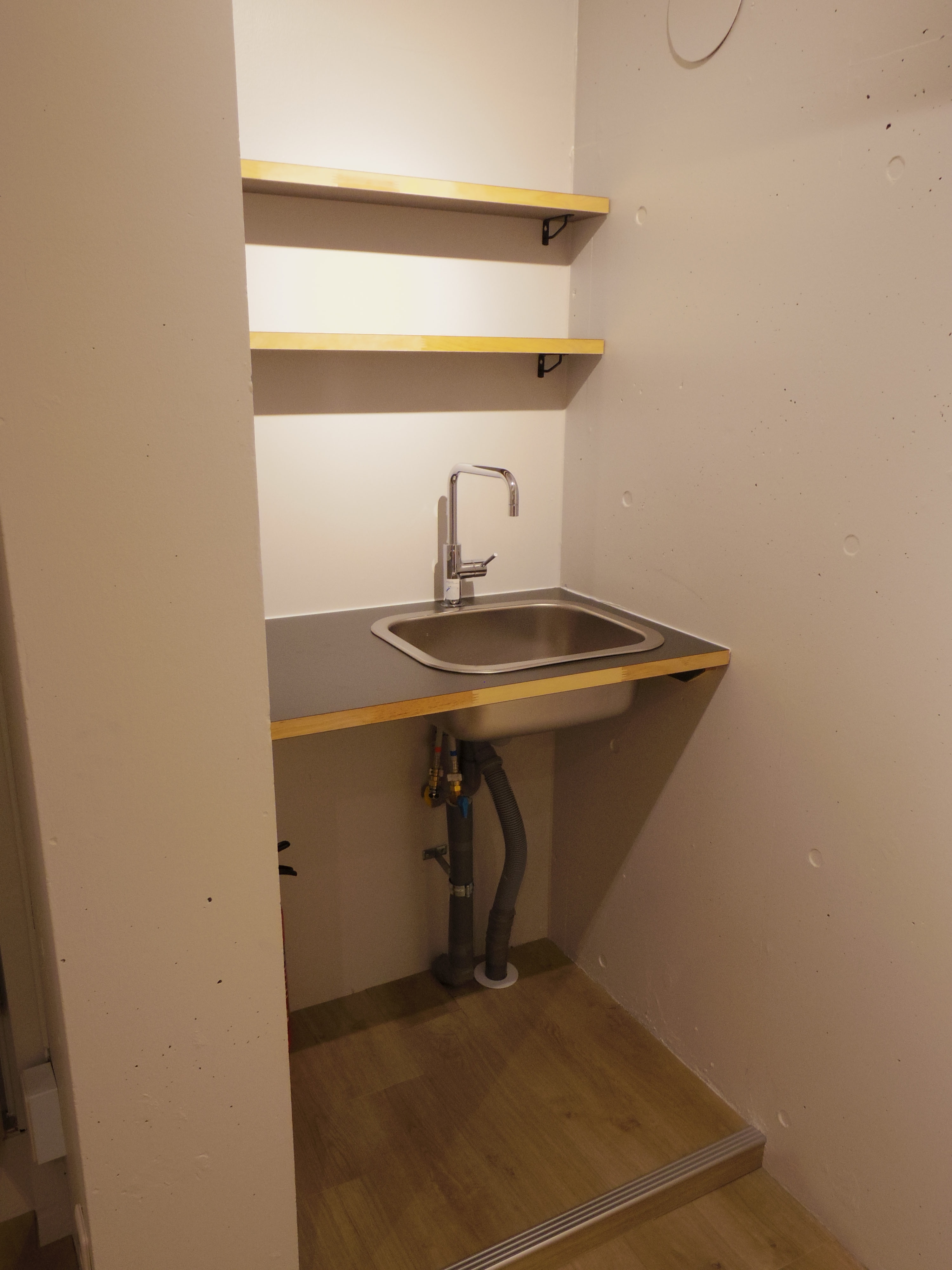 【吉祥寺駅3分】物販、展示会向け、中道商店街に面した路面のレンタルスペースの画像8