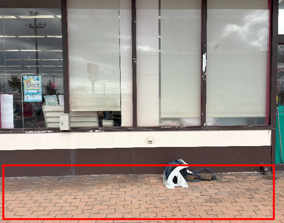 【マックスバリュ琴丘店】軒下 販促プロモーションや物販に最適なスーパー店外催事イベントスペース