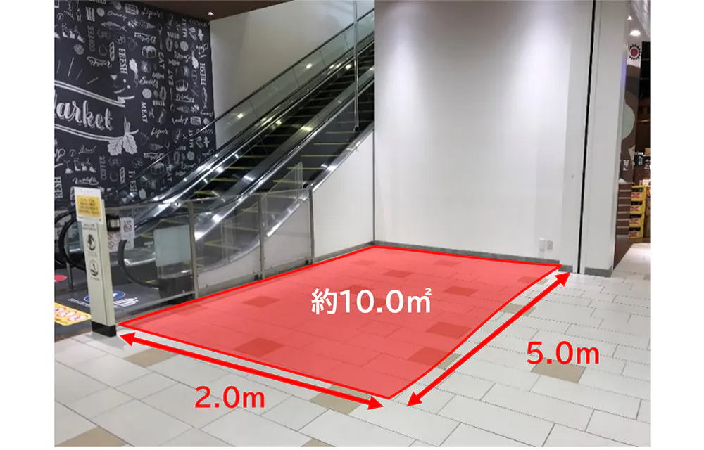 【ららぽーと柏の葉】143区画横エスカレーター脇
