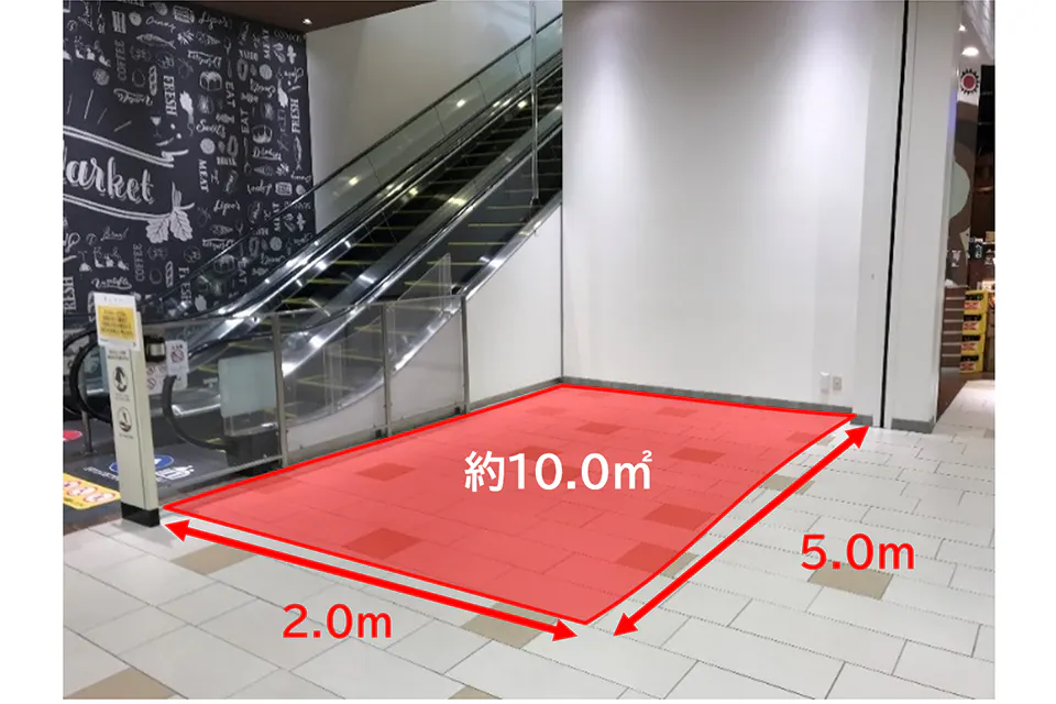 【ららぽーと柏の葉】143区画横エスカレーター脇
