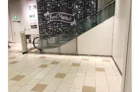 【ららぽーと柏の葉】143区画横エスカレーター脇
