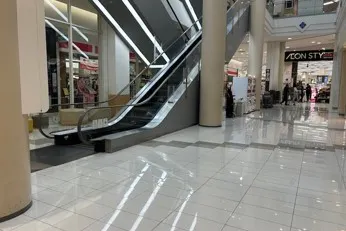 【イオンモール京都五条】1F 北エスカレーター横