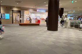 【ララガーデン川口】2階 フードコート前