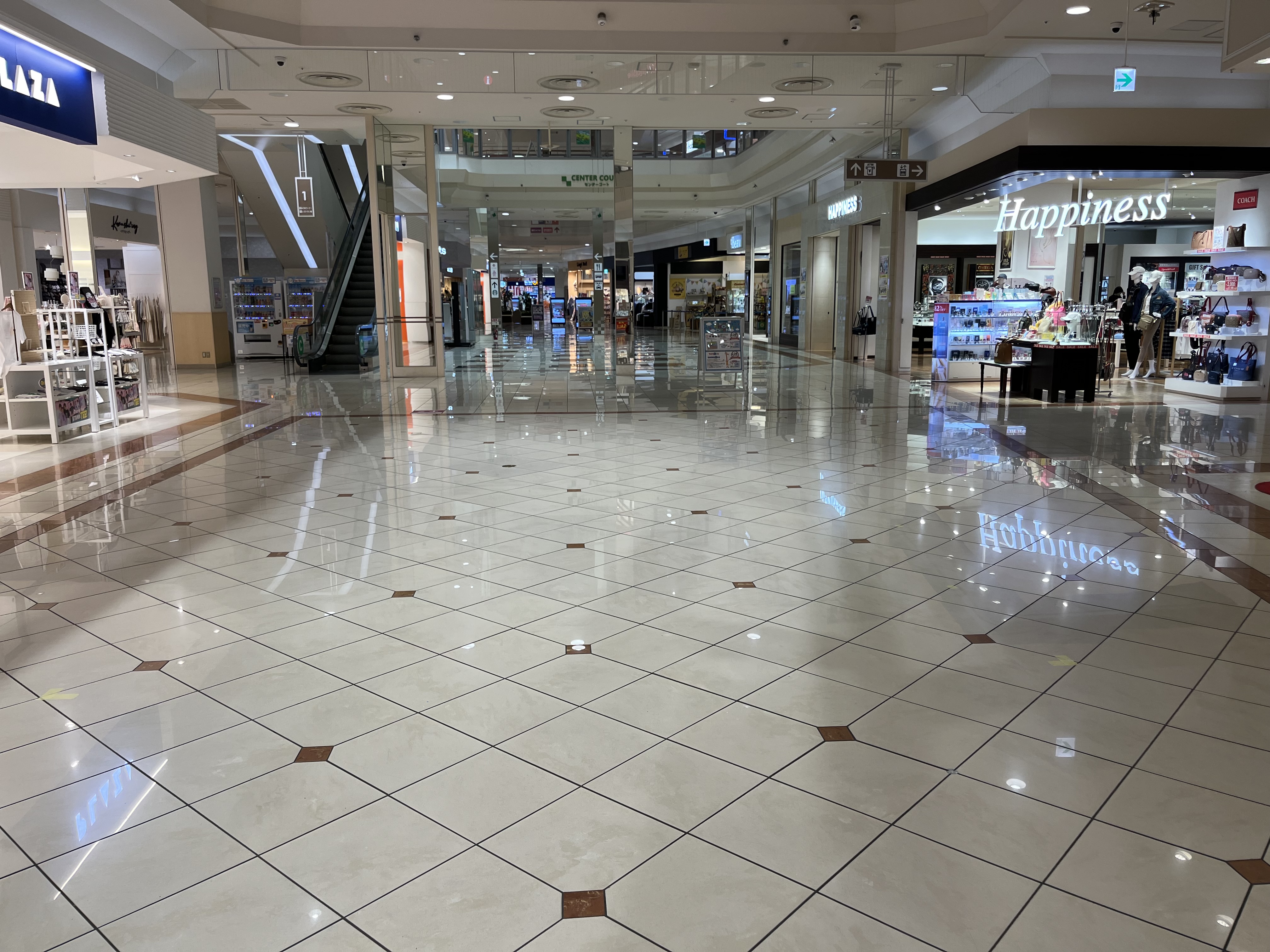 【イオンモール新居浜】『1F 催事スペースＥ』-通行量抜群！メインコート近くの中心地で新商品PRやファミリー向けプロモーション活動に最適なスポット