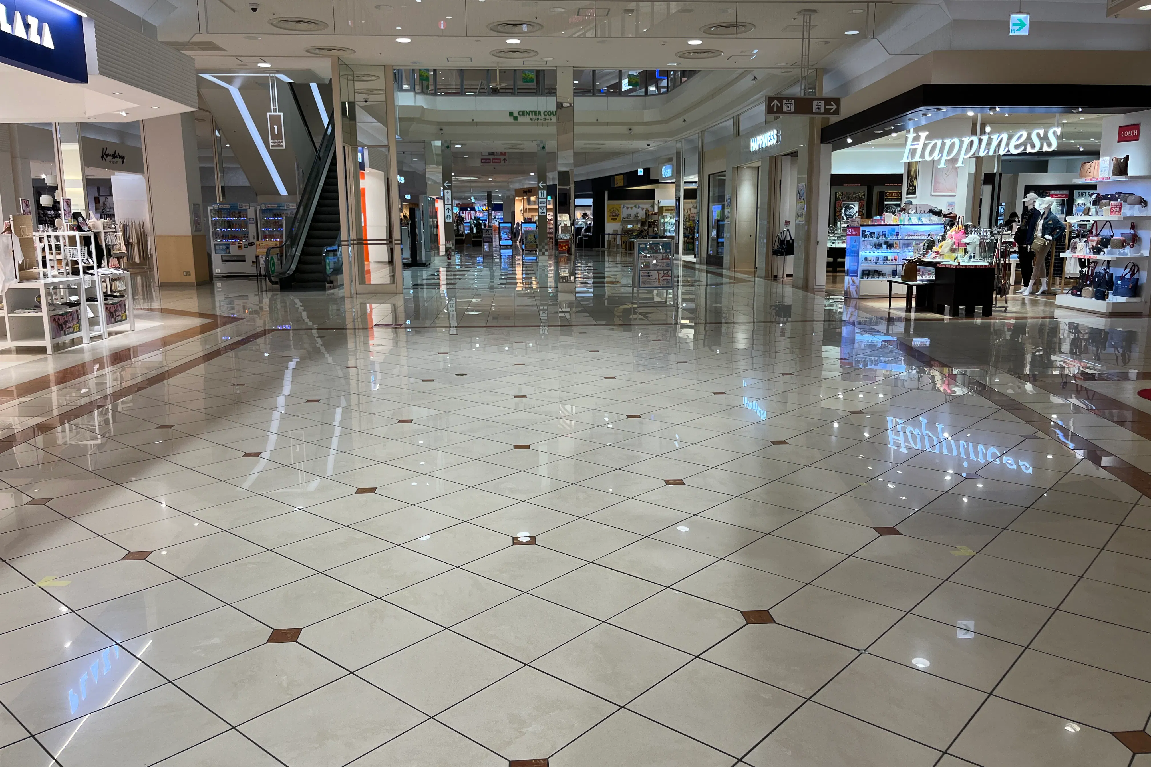 【イオンモール新居浜】『1F 催事スペースE』-通行量抜群!メインコート近くの中心地で新商品PRやファミリー向けプロモーション活動に最適なスポット