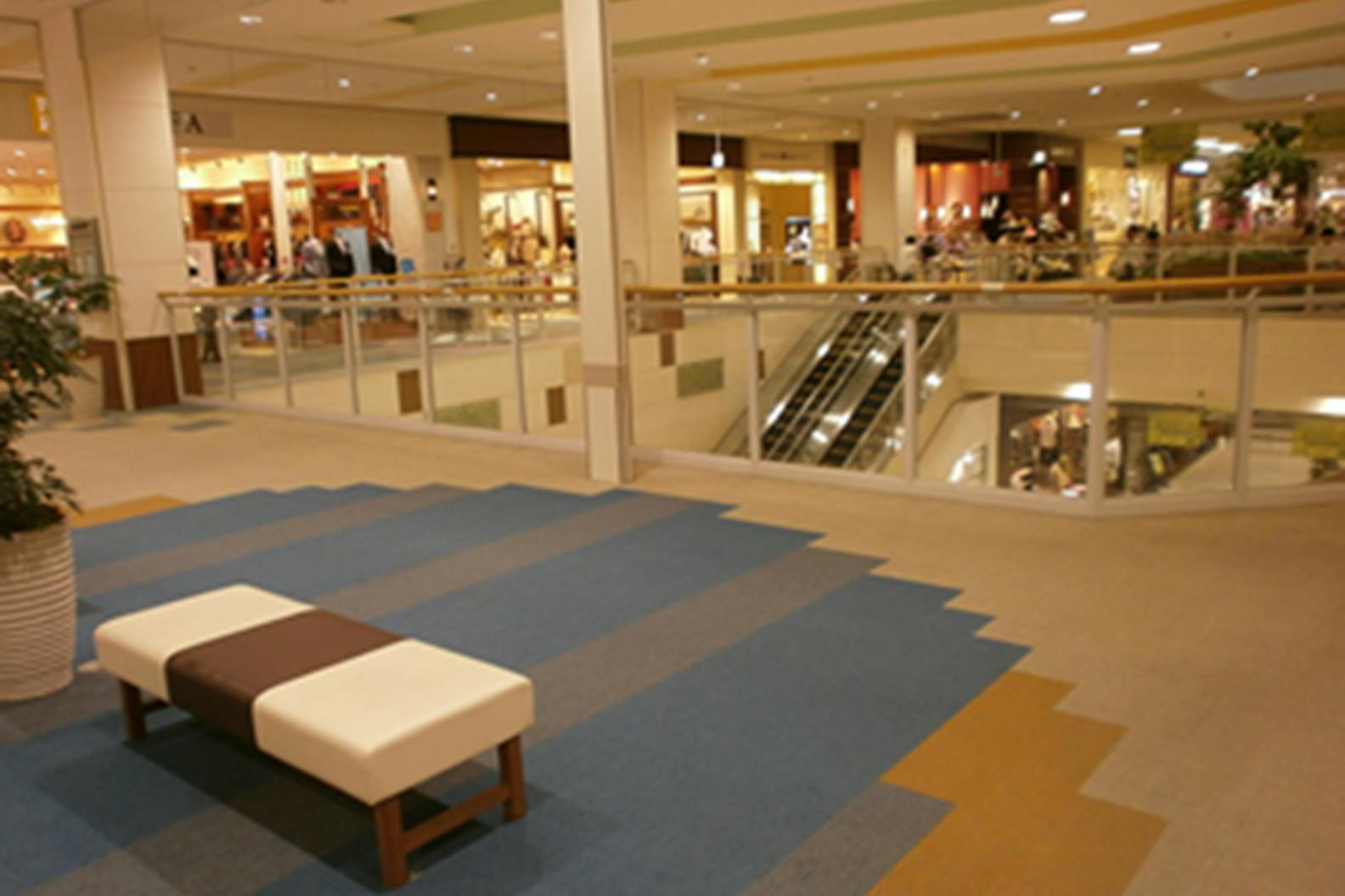 【イオンタウン千種/2F中央エレベーター前】ポップアップストアやセールスプロモーションに最適な相談ブースの設置も可能なイベントスペース