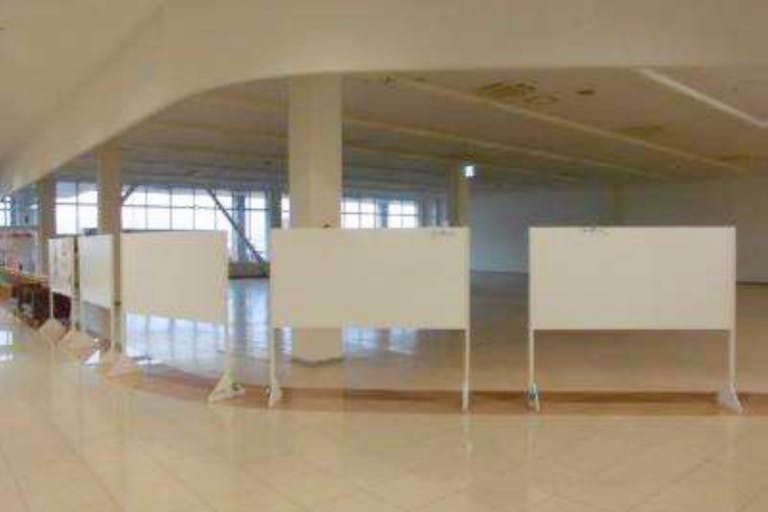 【イオンタウン平賀】展示会や物産展、大型プロモーションに最適な商業施設内メイン動線に面したテナント区画型のイベントスペースの画像2