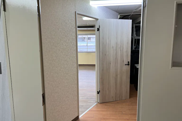 Cスペース出入口